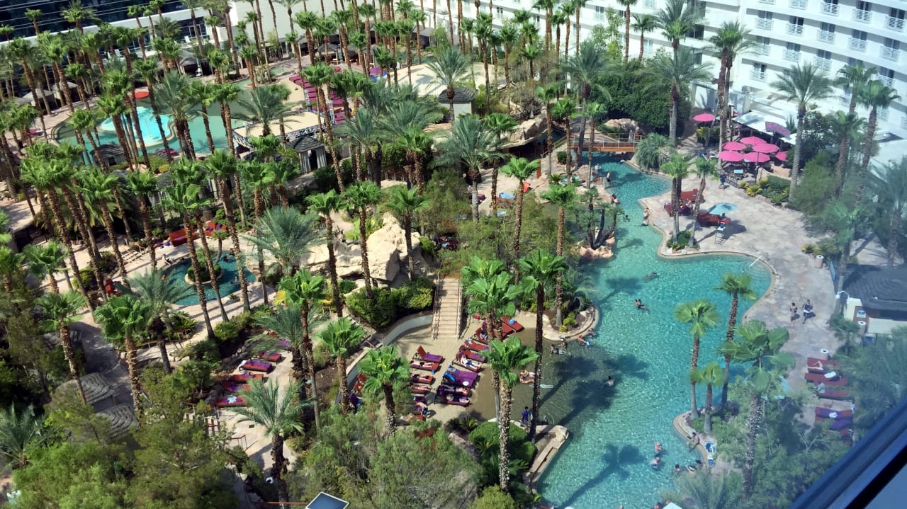 Pool Virgin Hotels Las Vegas, Curio Collection by Hilton