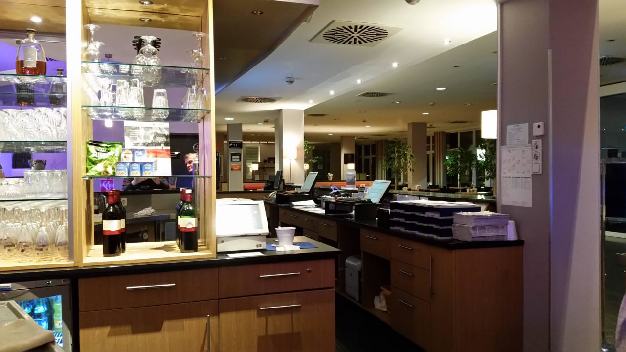 Lobbybar Holiday Inn Express Frankfurt - Airport