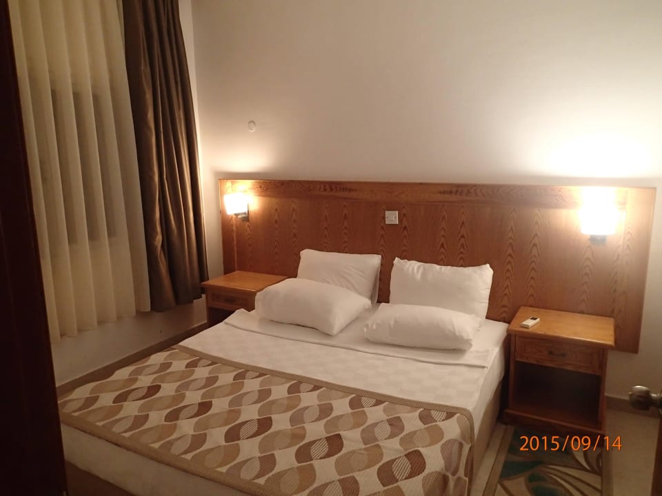 Bungalow EG Schlafraum Salamis Bay Conti Resort Hotel & Casino