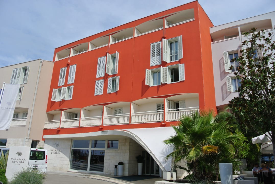Außenansicht mit Eingang Valamar Riviera Hotel & Residence
