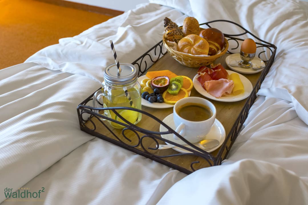 Genießer-Frühstück in unserer Suite Hotel Der Waldhof