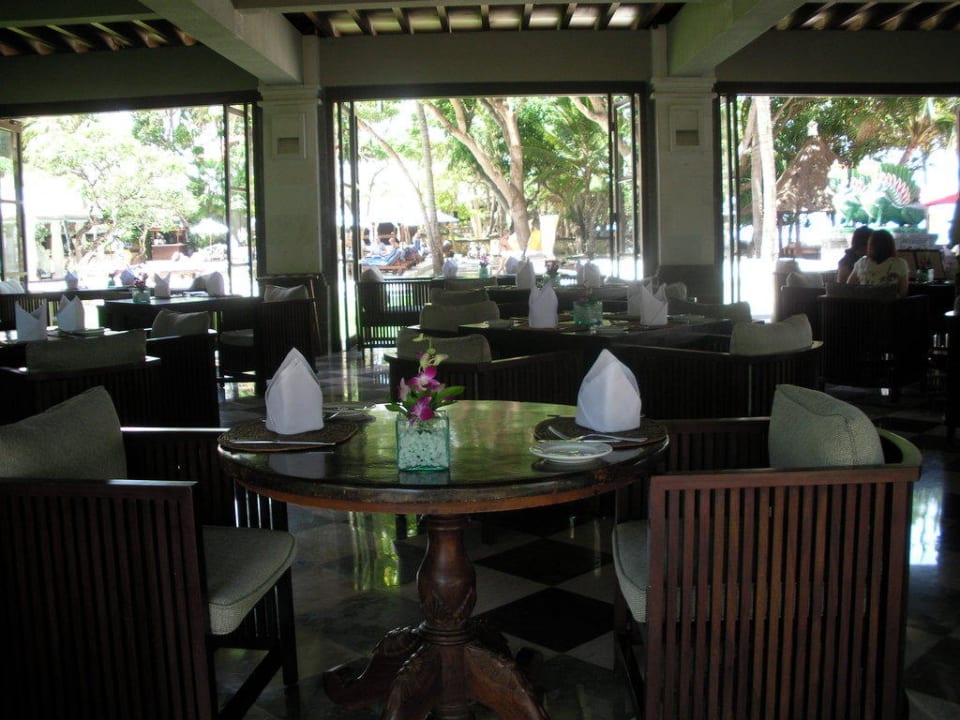 Frühstücksraum Puri Santrian