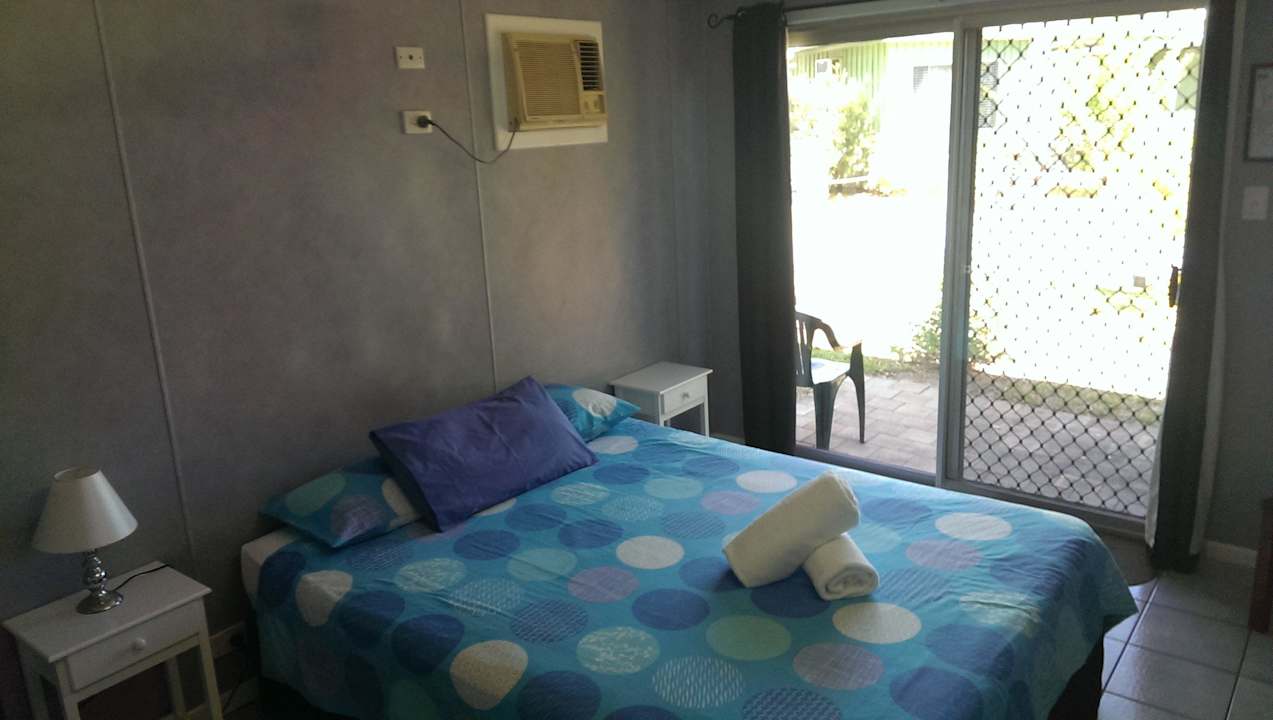 Deluxe Family Cabin Bedroom 1 Bush Village Budget Cabins