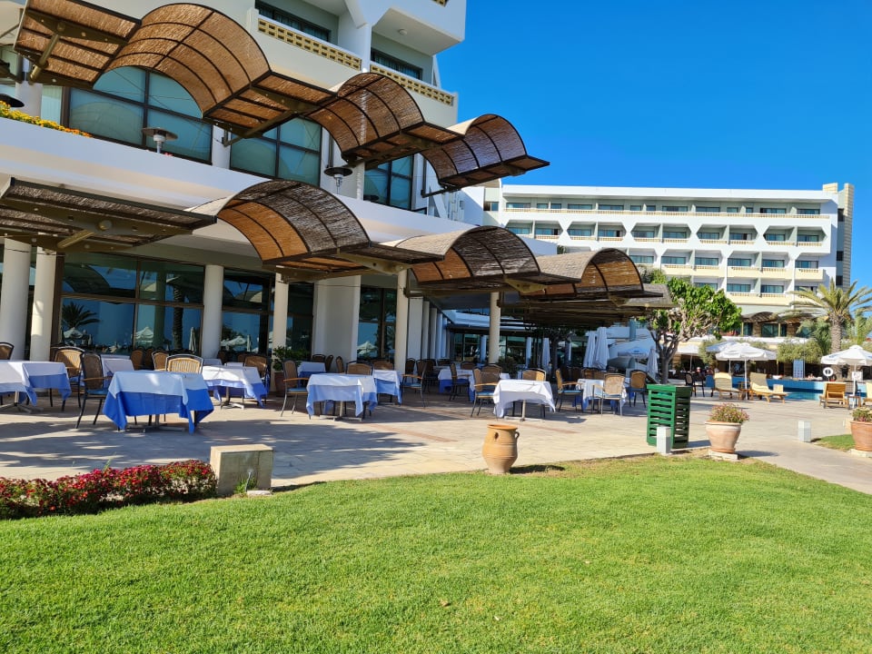 Gastro Constantinou Bros Athena Royal Beach Hotel