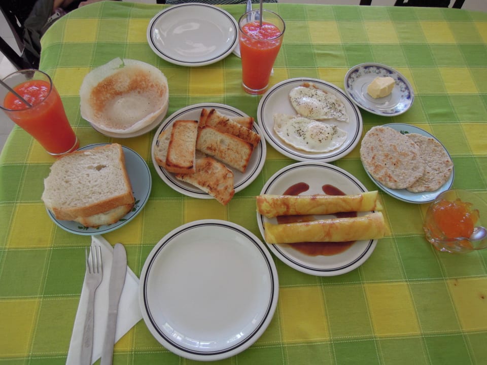 Wonderfull breakfast Travel Lodge Lake View Tourist Resort