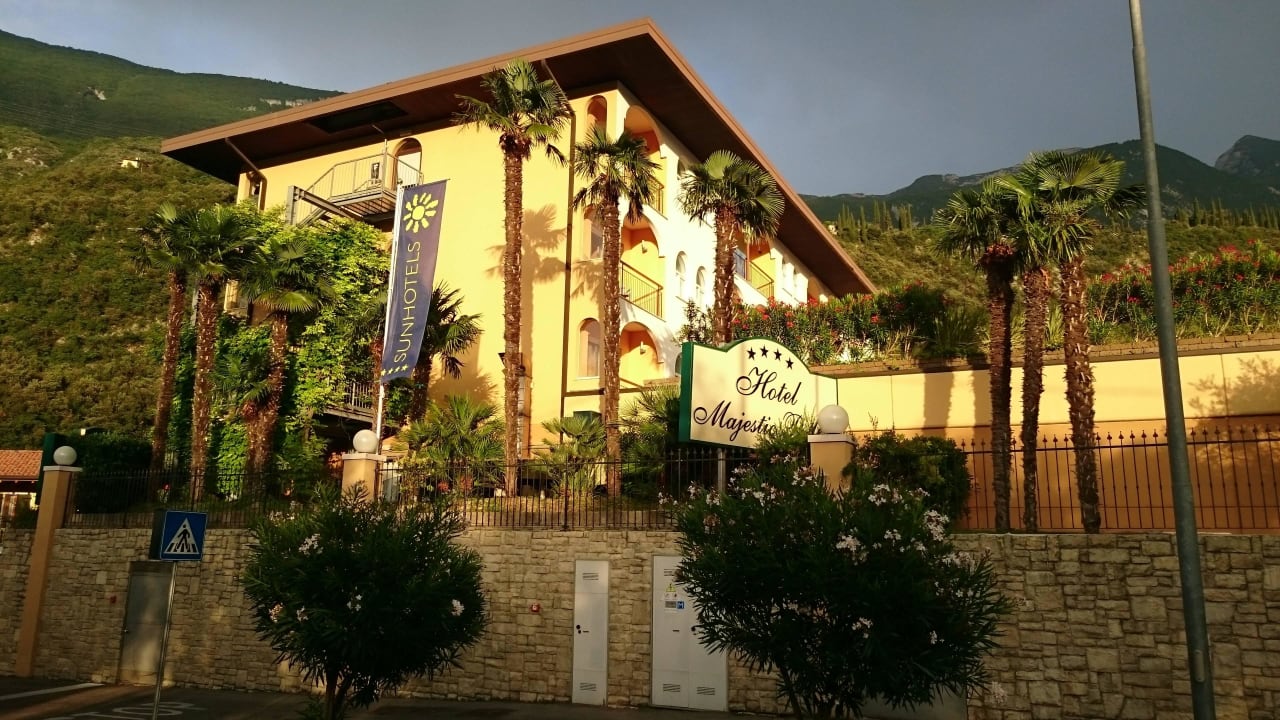 Eingang Hotel Majestic Palace