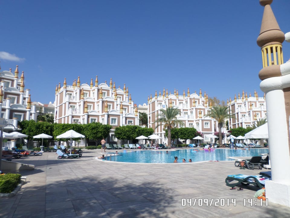 Relaxpool Kamelya Aishen Club