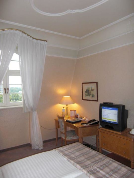 Zimmer 318 Gewandhaus Dresden, Autograph Collection