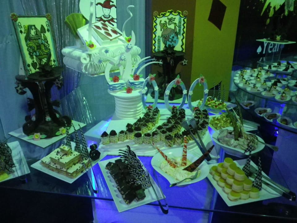 Mhh so lecker Silvester Dinner Pickalbatros Alf Leila Wa Leila Resort - Neverland Hurghada