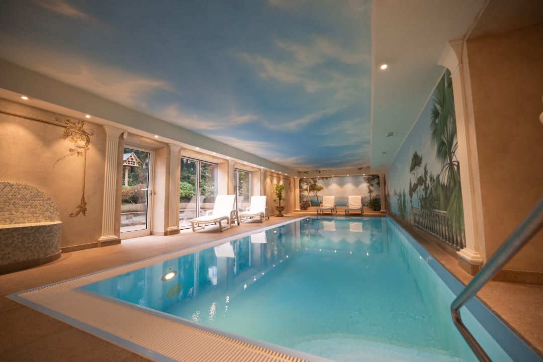 Pool Bernstein Villa Kastania