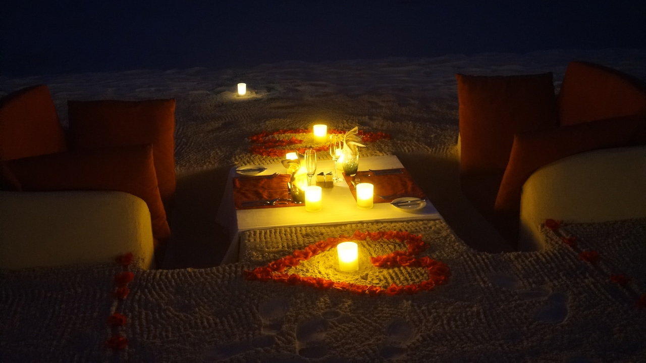 Night Beach Dinner Centara Ras Fushi Resort & Spa Maldives