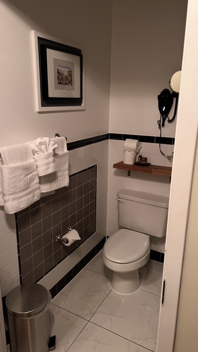 Zimmer Henry Norman Hotel