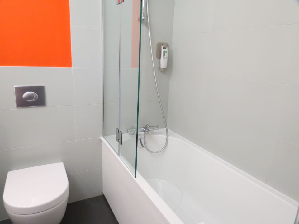 Санузел ibis Styles Caen Centre Gare Hotel