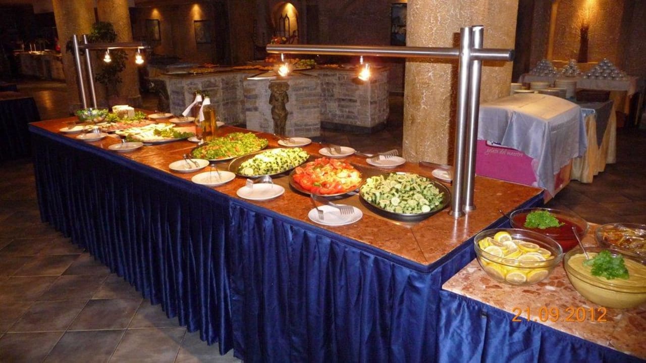 Ein Teil vom Frühstücksangebot Royal Park Hotel & Aqua park