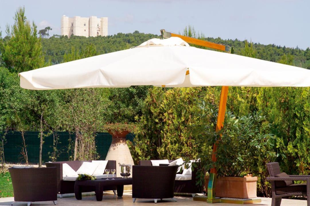 Outside picture Castel del Monte Parkhotel