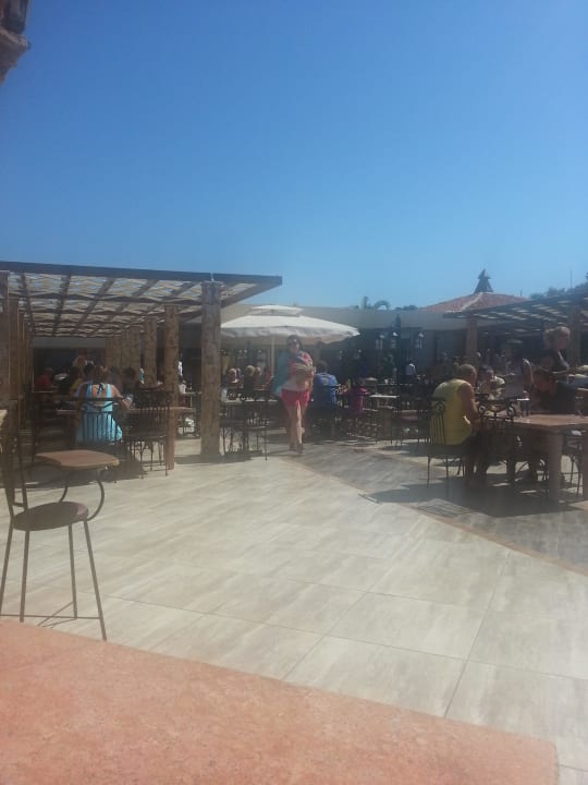 Beim Essen Club Resort Atlantis