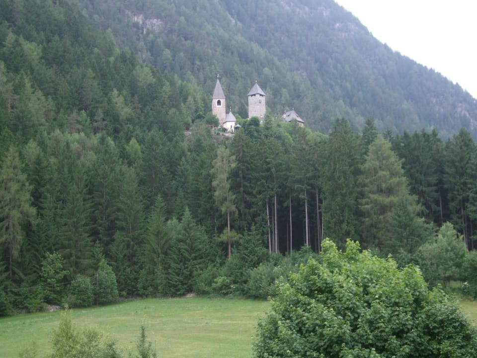 Schloß Neuhaus in Gais Hotel Burgfrieden