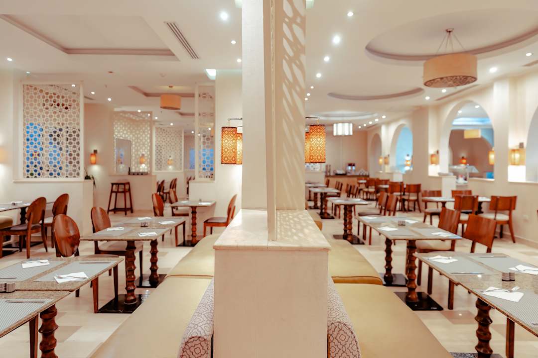 Gastro Royal Star Beach Resort