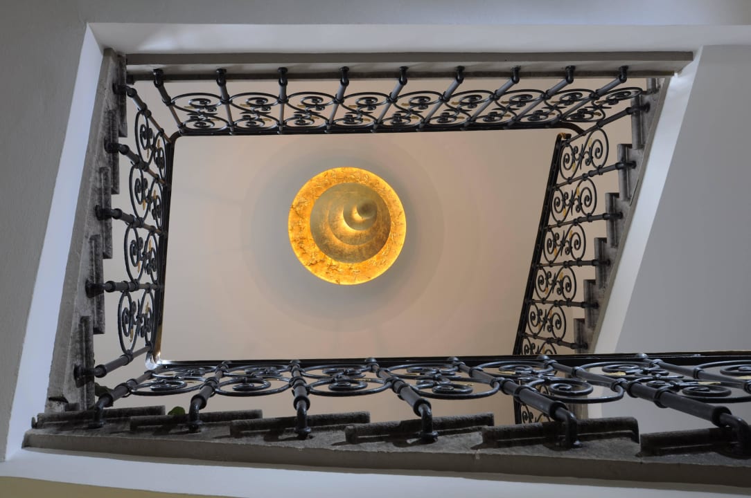 Detail Treppenhaus Dom Hotel Augsburg