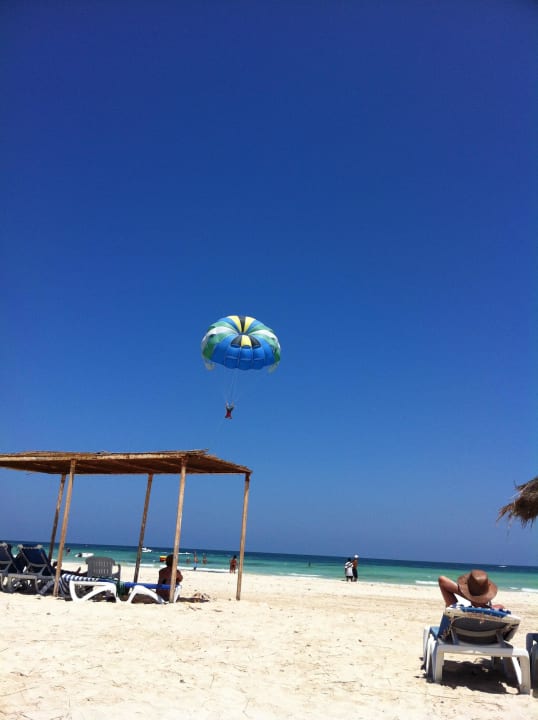 Kite-Fliegen am Strand Calimera Yati Beach