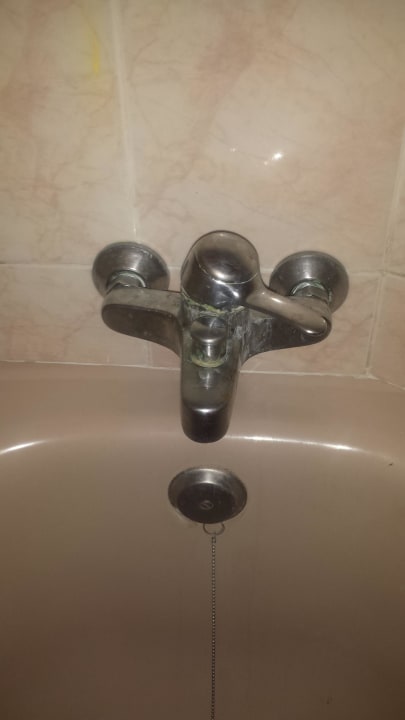 "Wasserhahn von der Badewanne" Checkin Bungalows Atlántida (Los