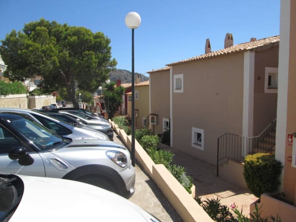 Zur Straßenseite BAHÍA SUITES CAMP DE MAR