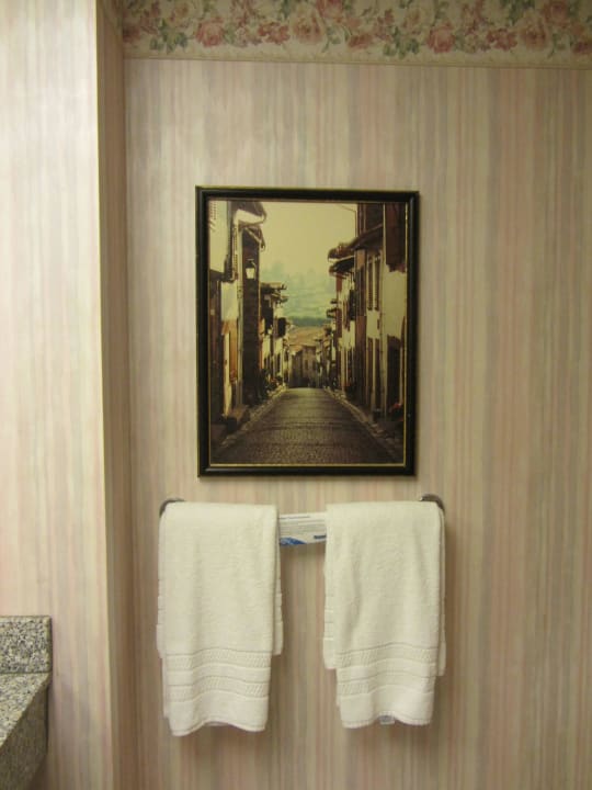 Bad Hotel John Ascuaga's Golden Nugget