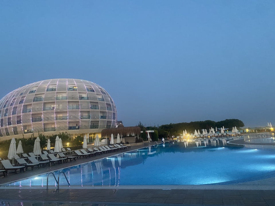 Pool Gold Island Selected