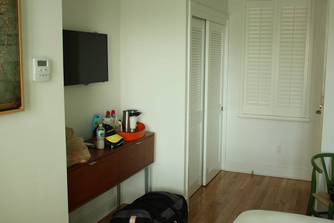 Flat-TV, Wandschrank Circa 39 Hotel Miami