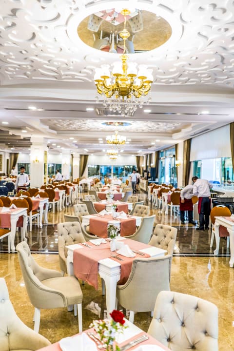 Gastro Side Royal Palace Hotel & Spa