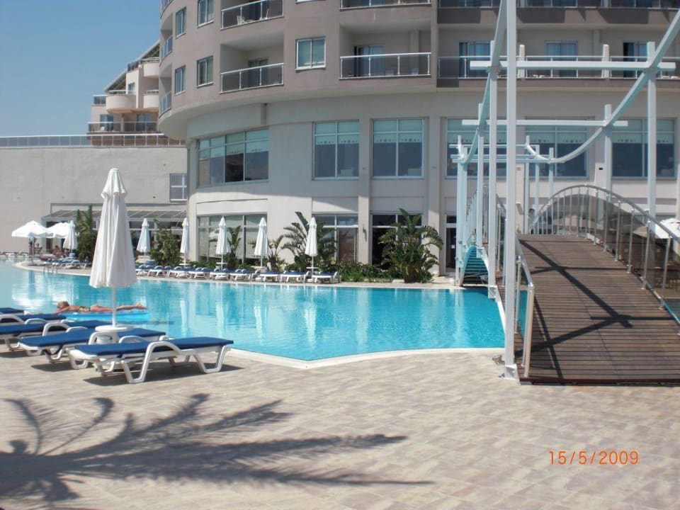 Pool Saturn Palace Resort Hotel