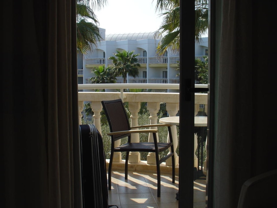 Blick aus dem Zimmer zum Balkon Iberostar Selection Albufera Park