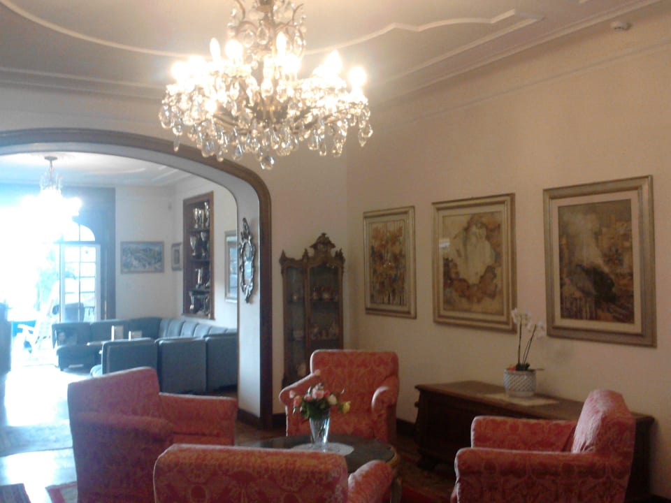 Aufenthaltsbereich Hotel Royal Stresa