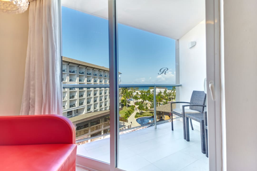 Zimmer Royalton White Sands