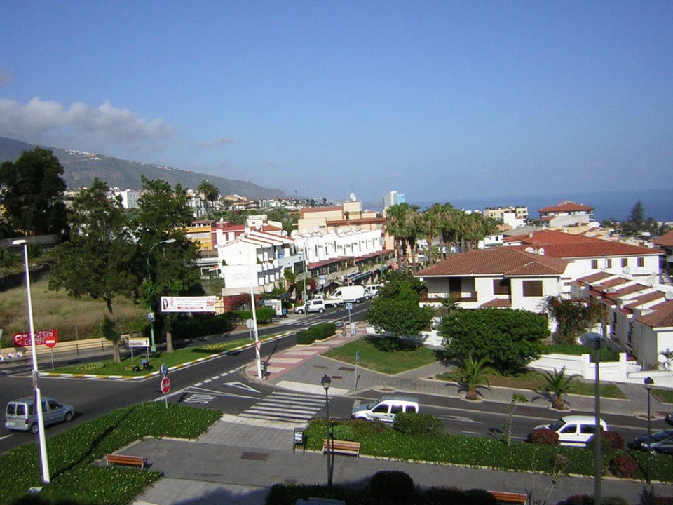 Blick vom Balkon auf Ausfallstrasse Hotel Puerto Palace