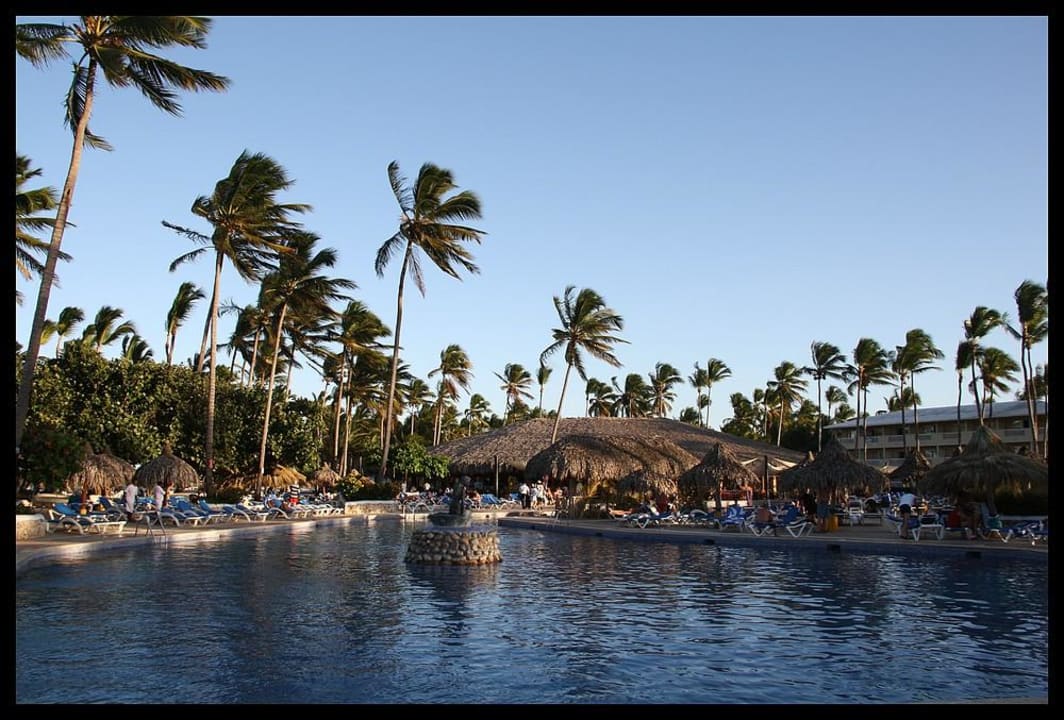 Traumhafte Poolanlage Grand Sirenis Punta Cana Resort & Aquagames
