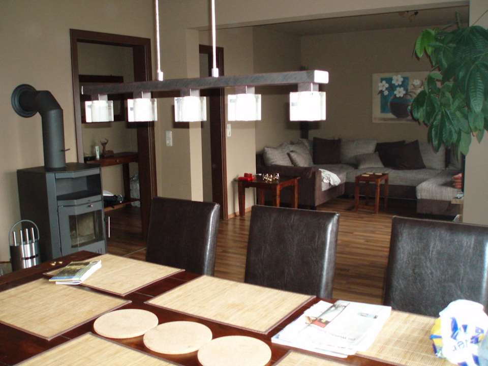 Wohn-Esszimmer im Chalet Montara Suites Bodenmais