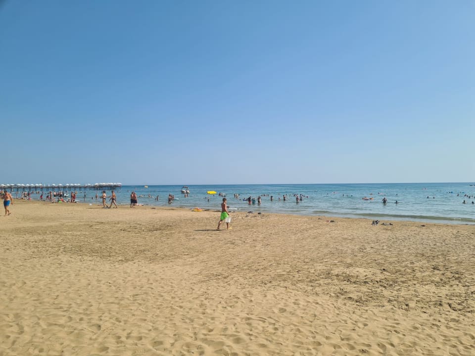 Strand Iz Flower Side Beach Hotel