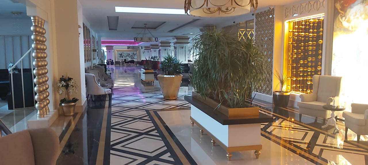 Lobby Mary Hotel Side