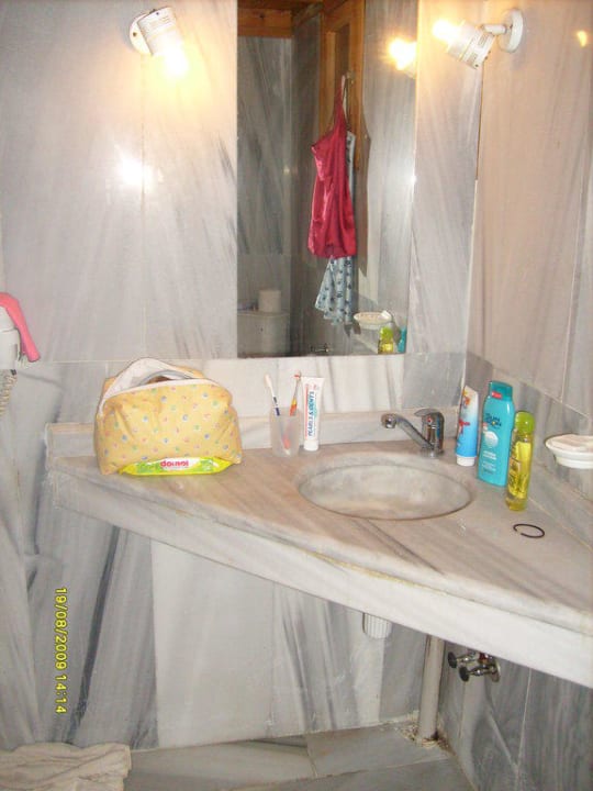 Waschecke im Badezimmer Hotel Andiz Beach