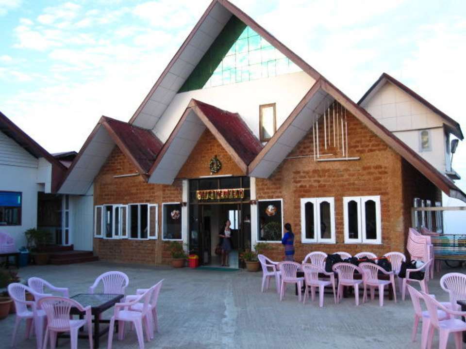 Hoteleingang Mountain Top Hotel