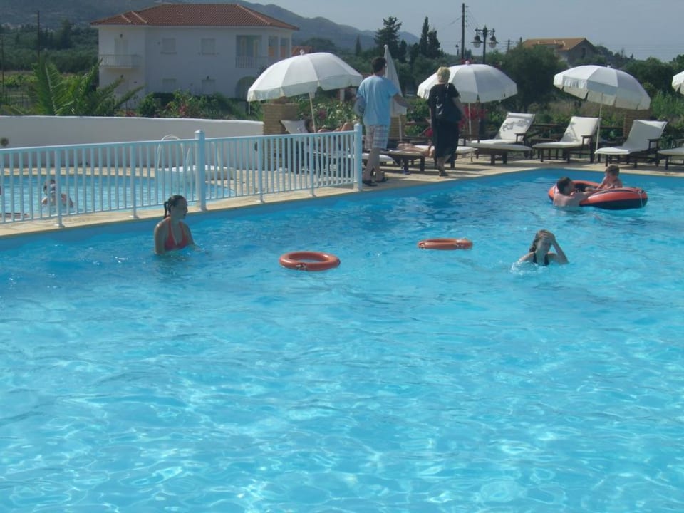 Der Pool Porto Koukla Beach