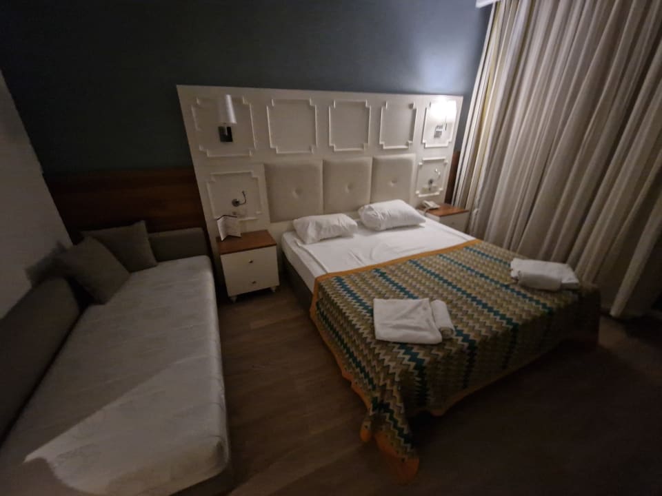 Zimmer Well Palace Side