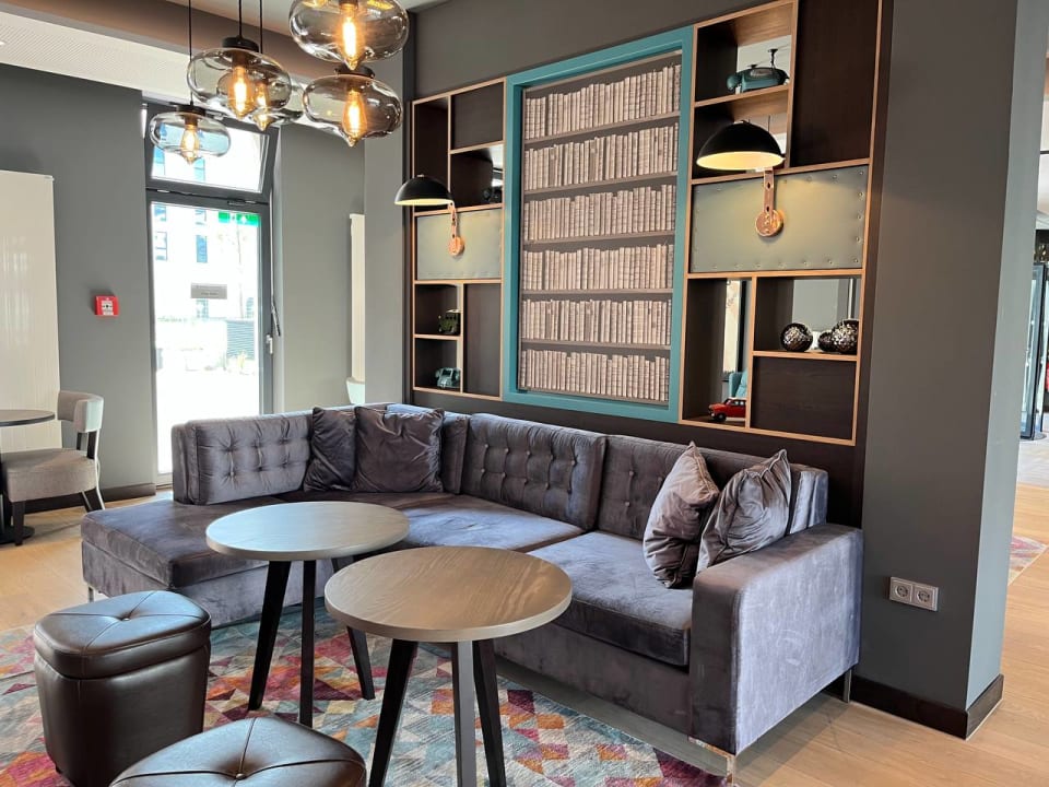 Lobby Premier Inn Berlin Airport