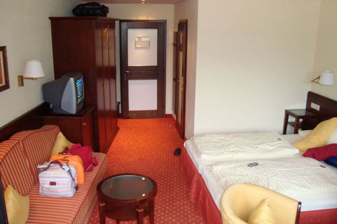 Doppelzimmer Südseite 2. Obergeschoss Familienhotel Sonngastein