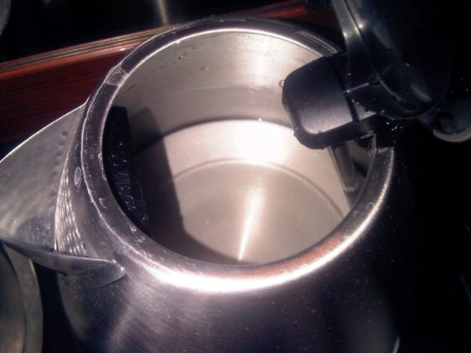 Wasserkocher im Zimmer 103 Courtyard by Marriott Munich City Center