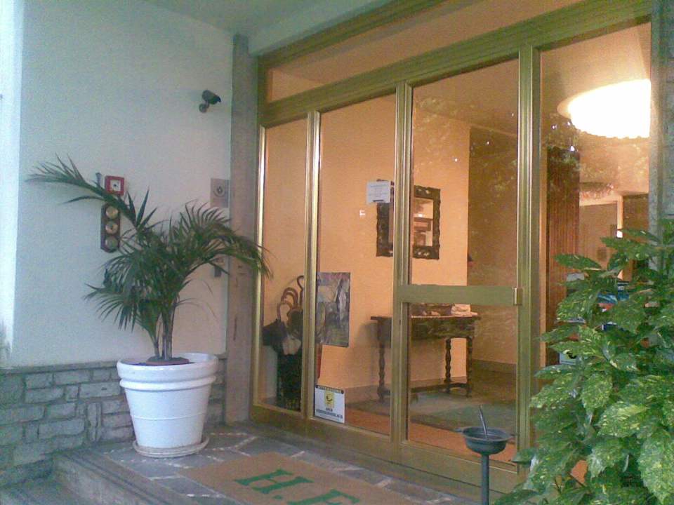 Eingang Hotel Ermione