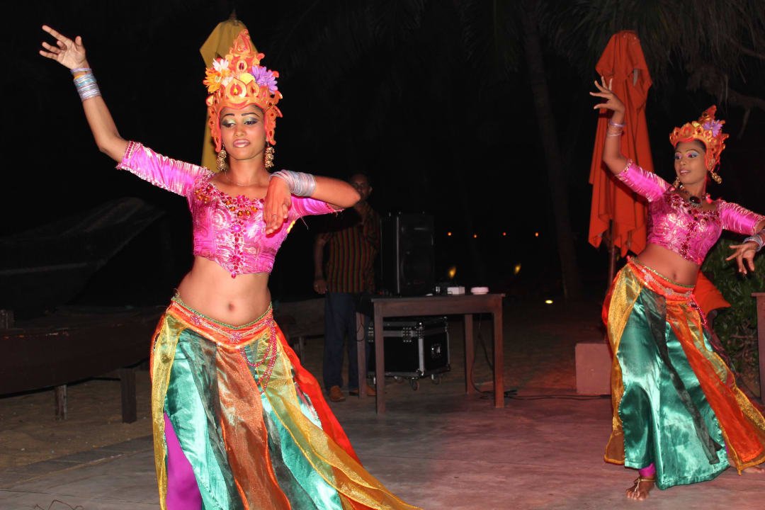 Sri Lanka Tänzerinnen Hotel Jetwing Beach