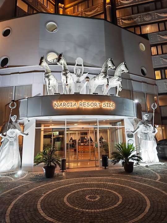 Außenansicht Narcia Resort Side