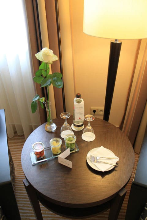 „Deluxe“ Zimmer Nr. 402 Steigenberger Hotel de Saxe